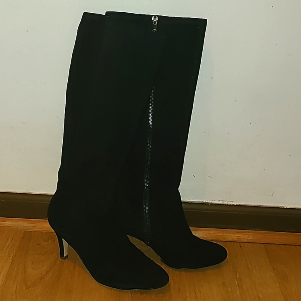 Suede boots